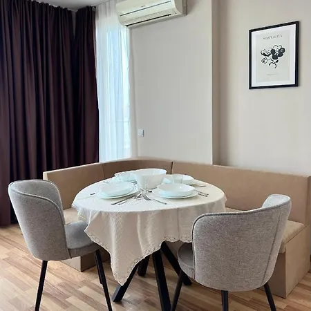 アパートホテル Sineva Del Sol