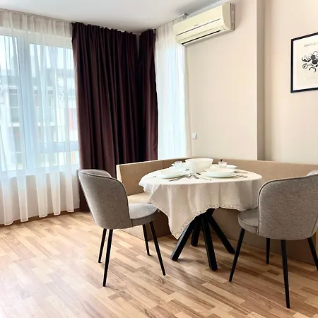 アパートホテル Sineva Del Sol 4*