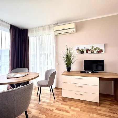 Sineva Del Sol スヴェティ・ヴラス